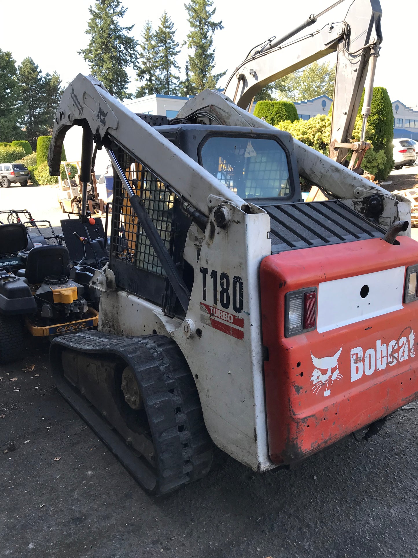 Bobcat T180